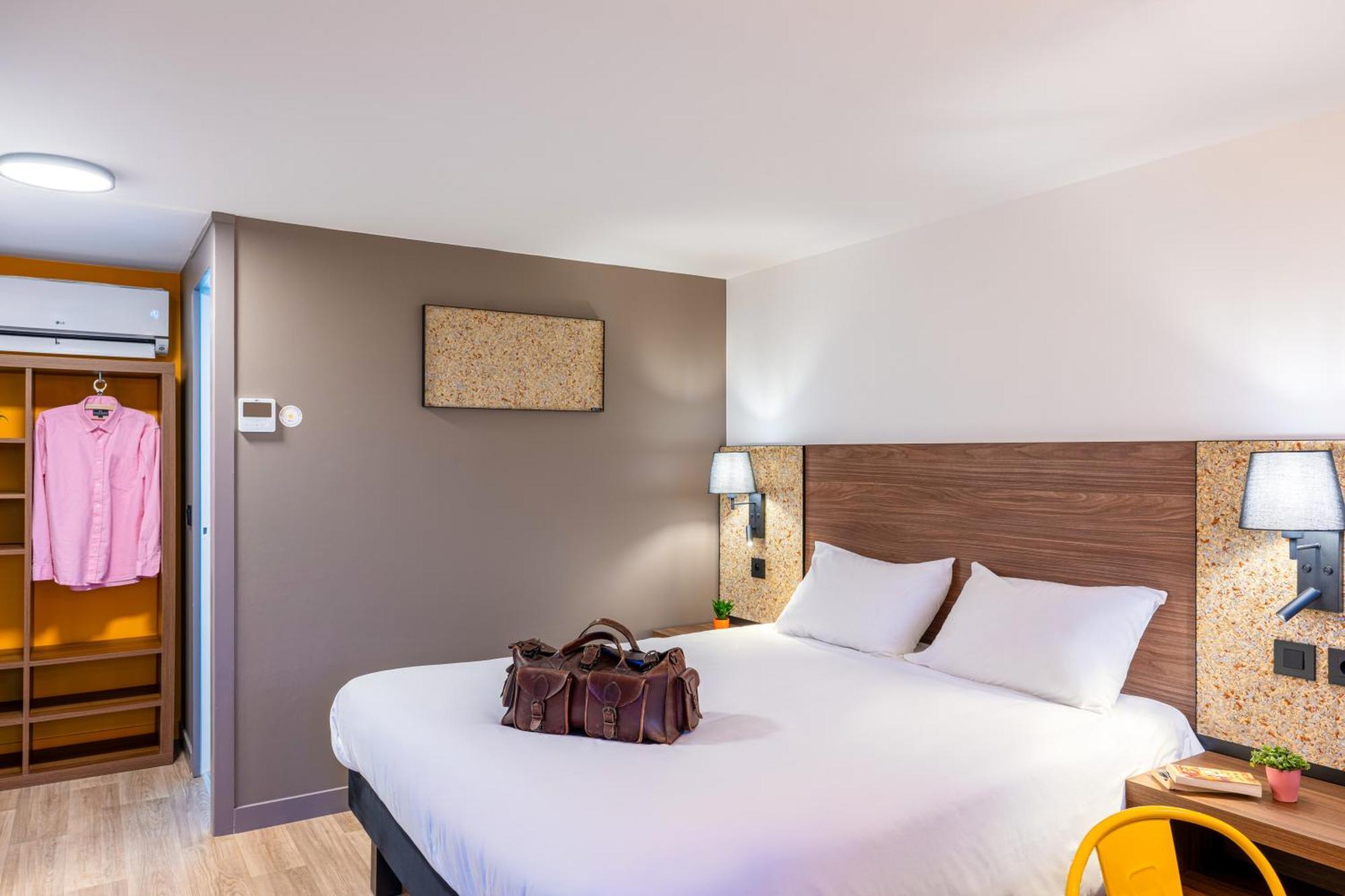 Greet Hotel Châtellerault Kültér fotó