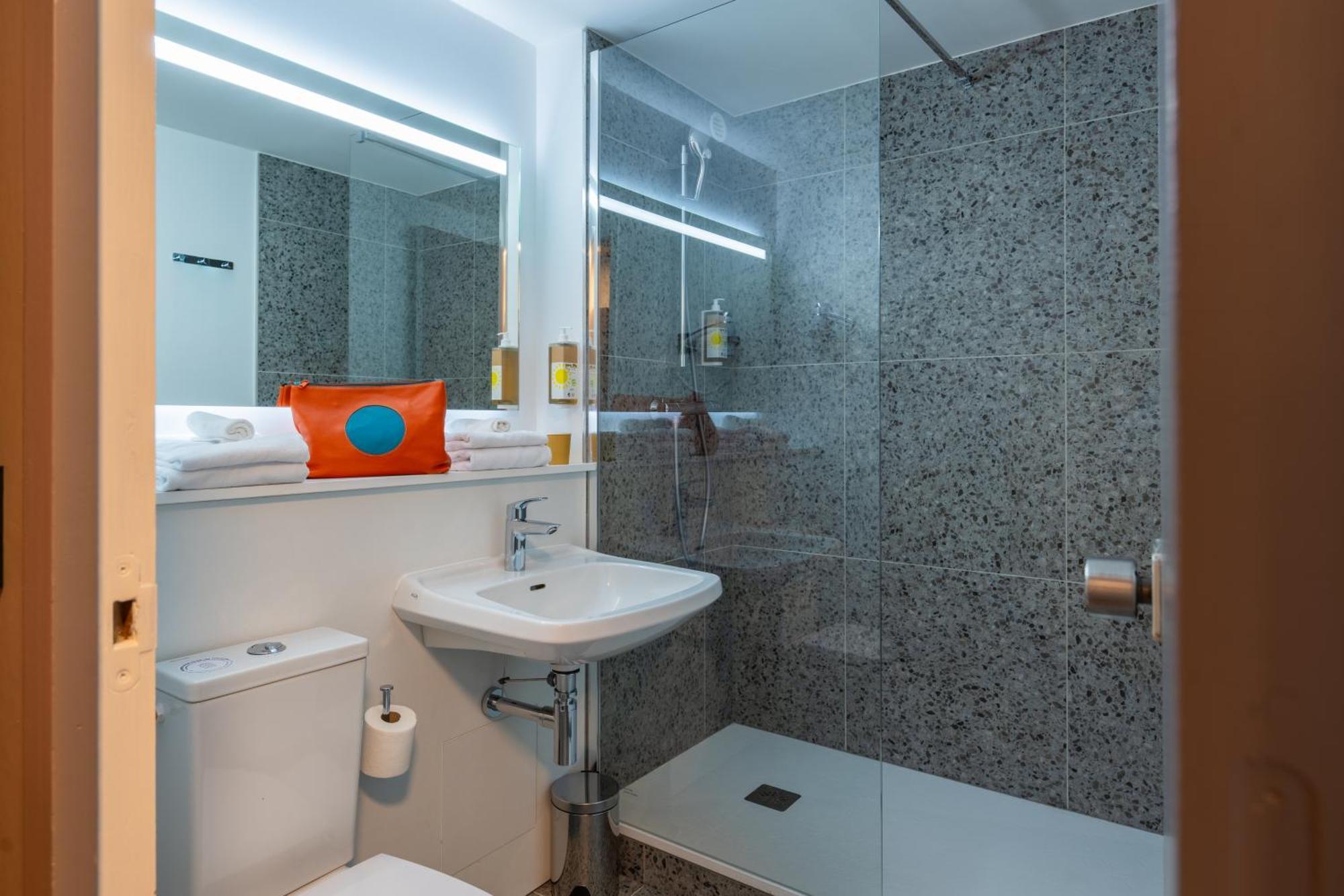 Greet Hotel Châtellerault Kültér fotó