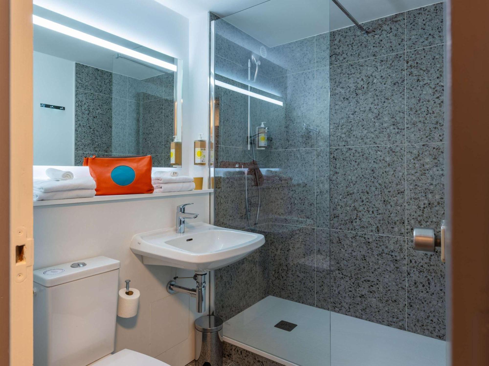 Greet Hotel Châtellerault Kültér fotó