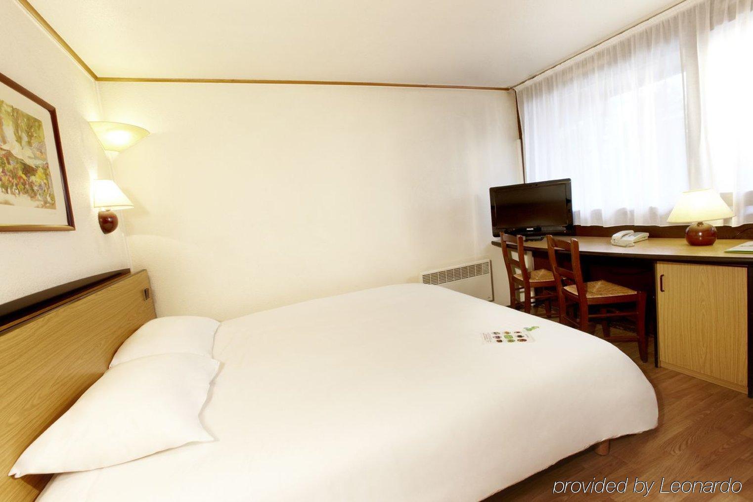 Greet Hotel Châtellerault Kültér fotó