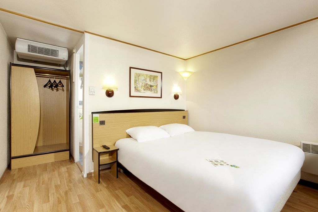 Greet Hotel Châtellerault Kültér fotó